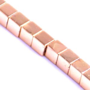 Hematita Cubo 2mm Dorado Claro 40cm aprox. (1 tira)